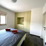 Guest house Deluxe Svila